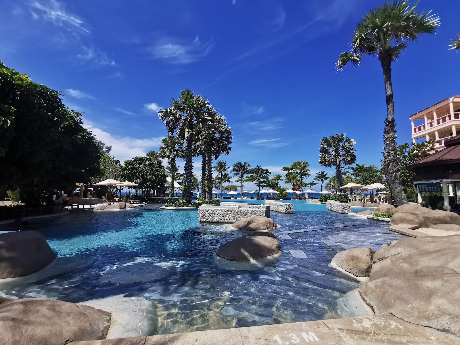 Centara Grand Beach Resort Phuket (Карон, Пхукет, Тайланд)