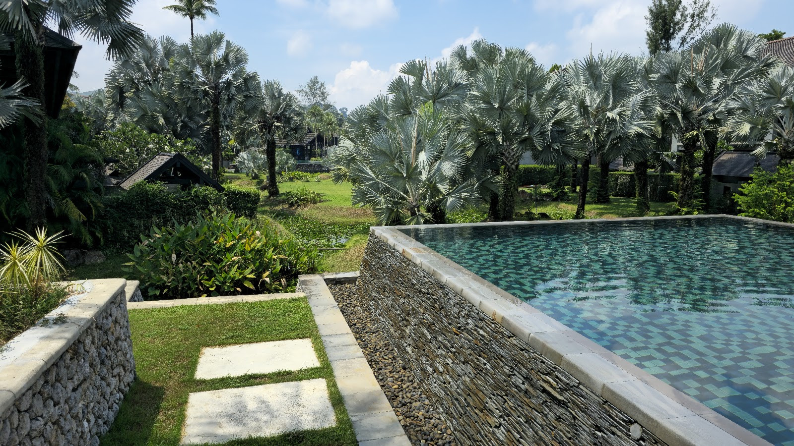 Дизайн и атмосфера The Slate Phuket