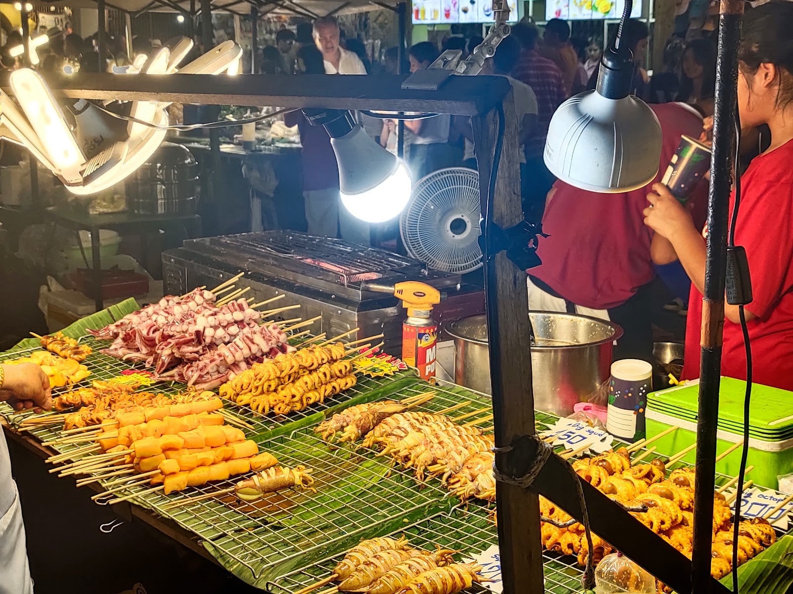 Lard Yai Sunday Night Market: прогулка по старому городу