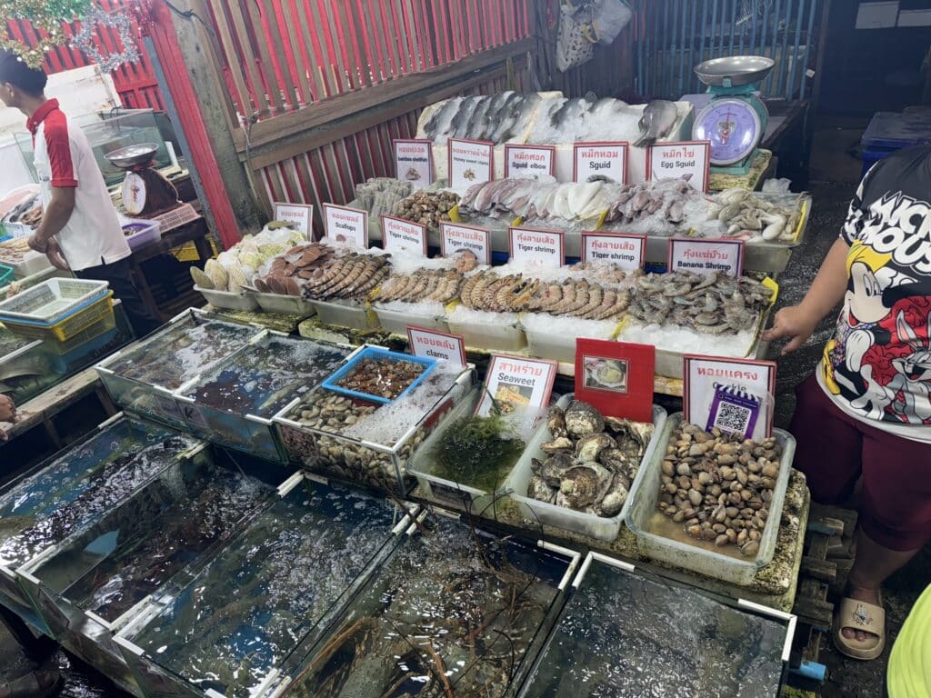 Рынок морепродуктов Равай
